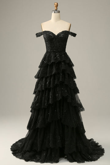 Robe de bal à plusieurs niveaux noire sur les épaules
